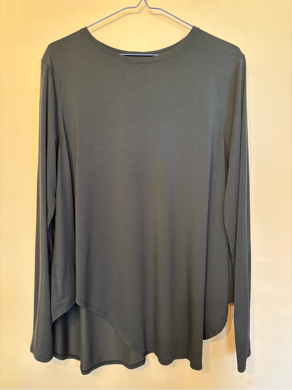Lululemon Long-Sleeve Top Curved Hem